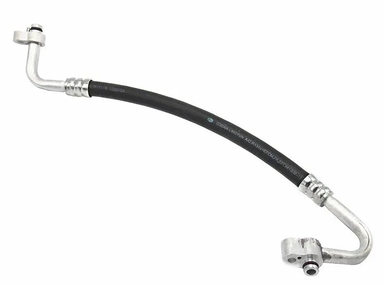 Трубка кондиционера "SAT" VW POLO 14- ST-6RU820721A