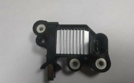 Регулятор напряжения генератора "UTM" VW/SKODA RB4113A