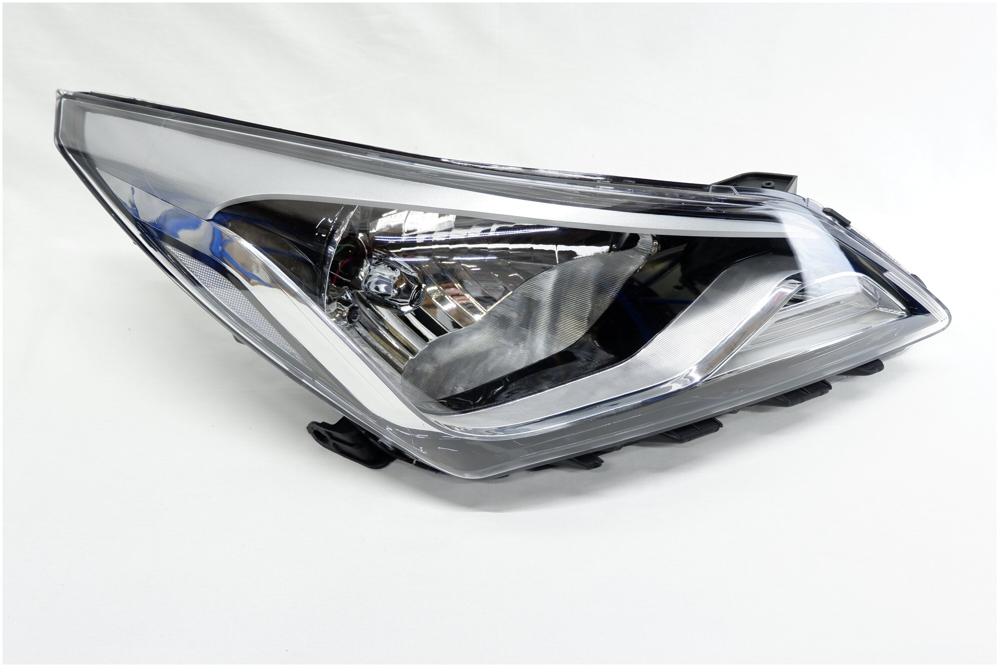 Фара правая "ATEK" HYUNDAI SOLARIS 23203122